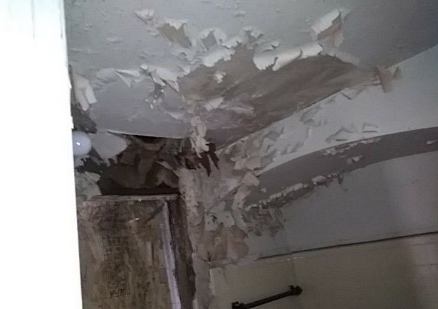 10741 E Outer Drive second floor 5.jpg